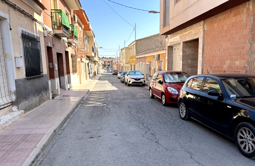 Las calles Teniente Prez Redondo y Virgen de Begoa vern mejorada su red de agua y pavimentado